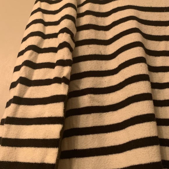 Black and white JCrew sweater with bird - Picture 5 of 5